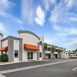 Solara And 3*, Anaheim États-Unis